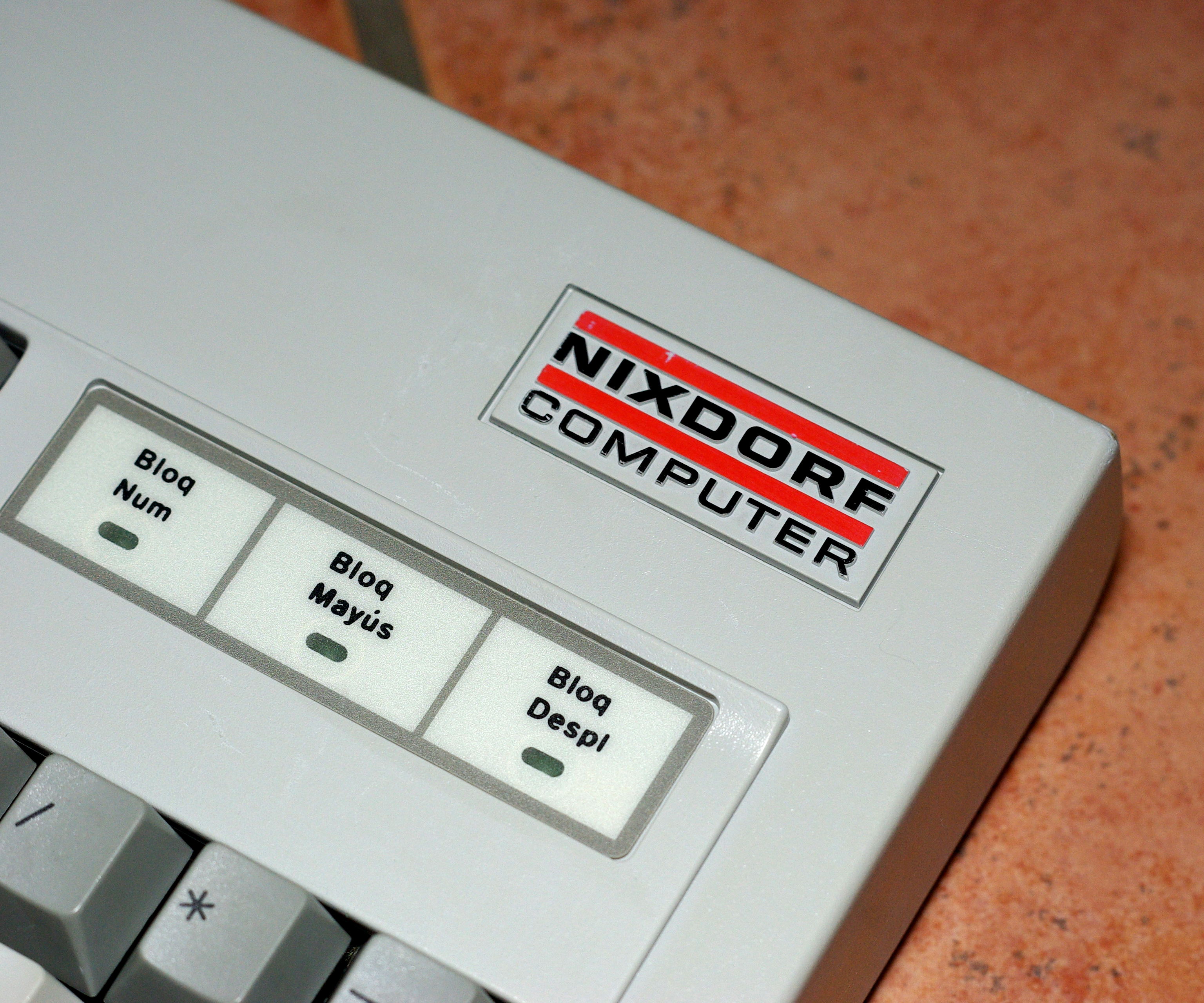 GIẢI MÃ NIXDORF BLACK – TẠI SAO ĐÂY LÀ PHIÊN BẢN CHERRY MX BLACK ĐẮT ĐỎ NHẤT?